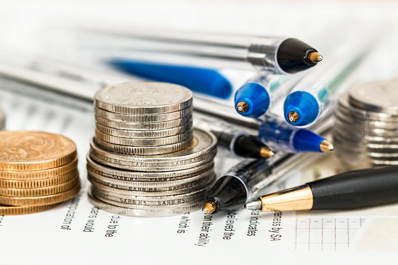 Wie kann man effektiv Geld in Krisenzeiten sparen?