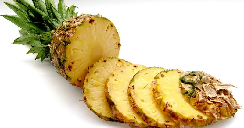 Wie viel Ananas darf ein Hund essen?
